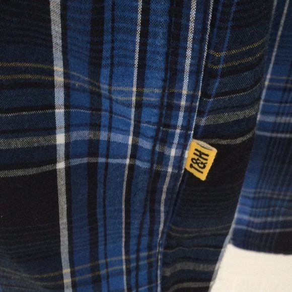 Threads & Heirs Mens Shirt size XL long sleeves color black & blue.    #292 - Picture 4 of 8